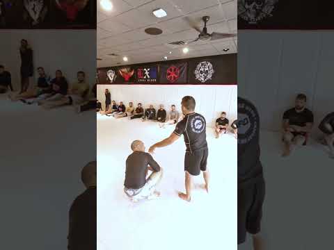 Justin “JFLO” Flores teaches the Elbow Pass