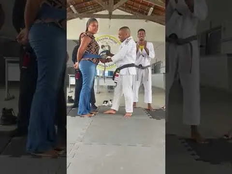 Essa mãe foi graduada aqui no projeto por ser mãe e pai na vida dos seus filhos