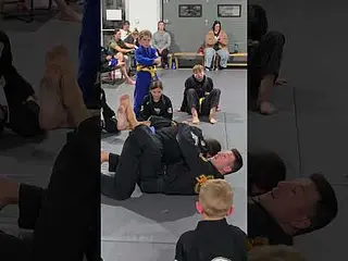 Sweep de la garde (armpit, knee sweep) - Connexion BJJ kids #bjj #jiujitsu #mindset #kids #mma