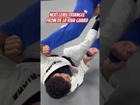 Triangle from De La Riva Guard | COBINHA ONLINE #jiujitsu #martialarts #bjj
