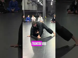 COMO SAIR DA DE LA RIVA E FINALIZAR NO ARM LOCK