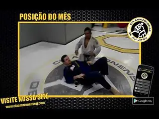 Estragulamento partindo do 100kgs com a lapela do adversário