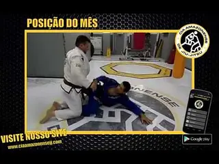 Raspagem de meia guarda esgrimando adversário...