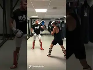 Un poco de #KickBoxing en el mejor gimnasio de artes marciales en Santander, Cantabria 👊Prueba ya🤩