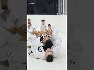 Domínio e finalizações pelas costas por Rômulo “Caju” #JiuJitsu #BJJ #FaixaPreta #JiuJitsuNiteroi