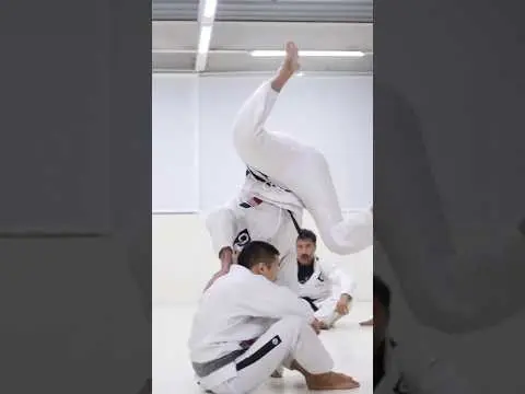 Variações de passagem da Guarda de Ganchos #bjj4life #jiujitsu #blackbelt #jiujitsulifestyle