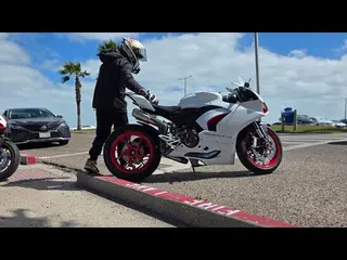 Sport mode options on the Ducati Panigale v2. #ducati #ducatipanigalev2 #panigalev2