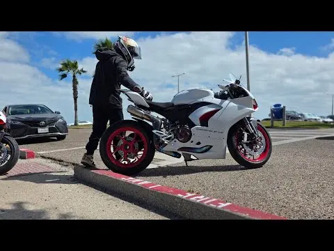 Sport mode options on the Ducati Panigale v2. #ducati #ducatipanigalev2 #panigalev2