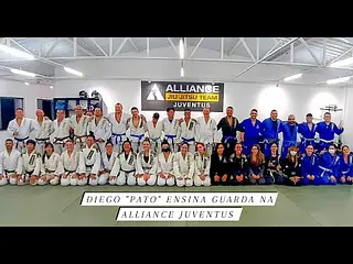 Diego Pato ensina reposição de guarda e raspagens na Alliance Juventus Jiu-Jitsu