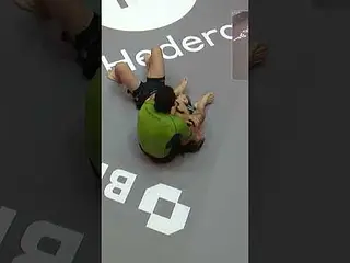 Estrelinha não funciona no jiu-jitsu? 👀😂 #KarateCombat #jiujitsu #bjj #grappling #shorts