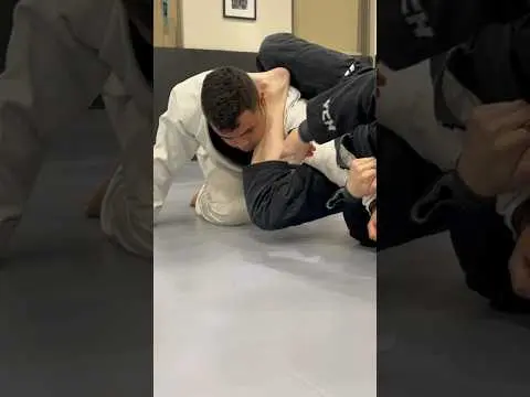 THE PERFECT PILLOW ARMBAR #jiujitsu #bjj #grappling #mma  #submissiongrappling #brazilianjiujitsu