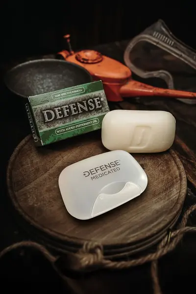 DEFENSE / Pouzdro