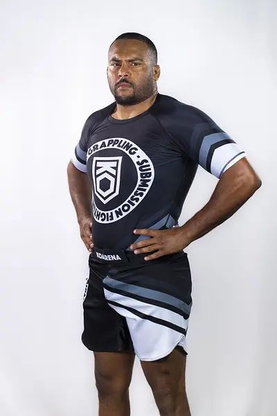 KOARENA Grappling Rashguard SS Negro
