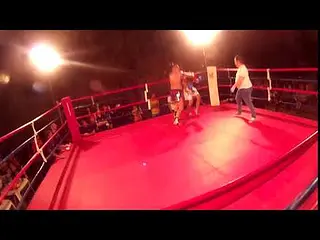 Fabio Carone diretto dx montante sx ginocchiata dx combo