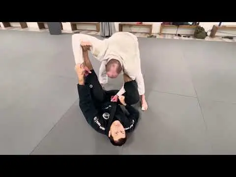 Midhad’s move of the week : spider to omoplata