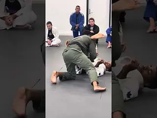 Jansen Gomes guard pass