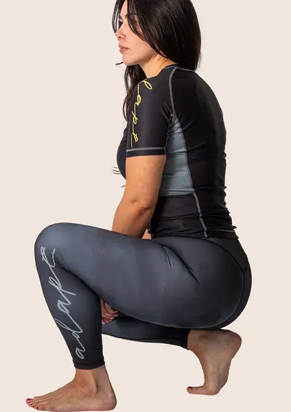 Women’s High‑Waisted Training Leggings – Black Smoke