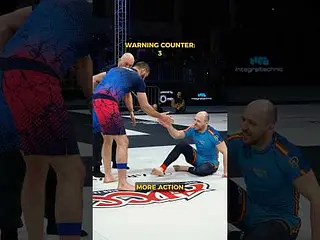 How many warnings before he gets a penalty?!?! #bjj #adcc #losbanditos #nogi #leglock