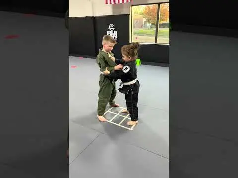 Independent play learning drop Seoi Nage moving their