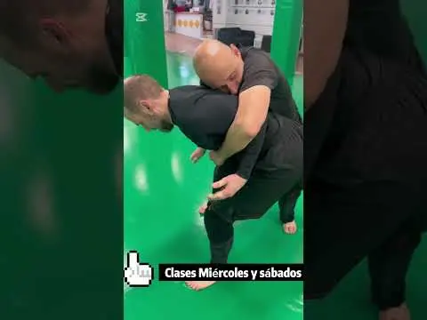Clases de defensa personal en el IAM calle Pradales,39 Madrid info@institutodeartesmarciales.com