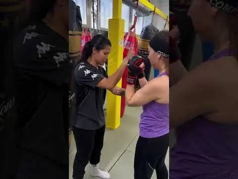 Entrenamiento de Fit Boxing en el IAM, Instituto de Artes Marciales calle Pradales, 39 28047 Madrid