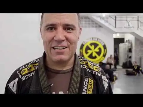 Entrevista - Major Emerson faixa marrom