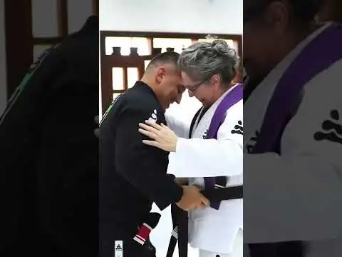 Amor que não cabe no peito ❤️ honrado em graduar minha mãezinha a faixa marrom, merece muito.