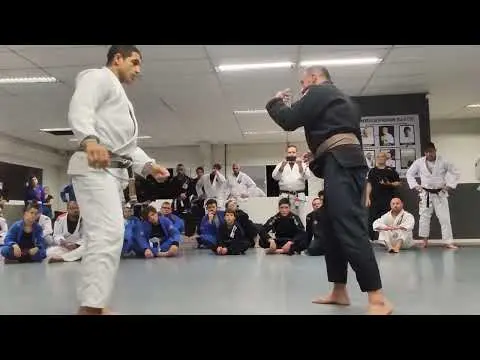 Eduardo Cordeiro em aula sobre quedas no Jiu Jitsu