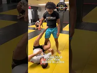 Backside 50/50 Entry from Reverse De La Riva 🔥