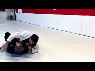 Coach Raphael Carneiro showing a Pendulum Sweep to mount.