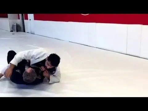 Coach Raphael Carneiro showing a Pendulum Sweep to mount.