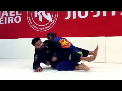 Coach Raphael Carneiro showing a HIP BUMP SWEEP variation!