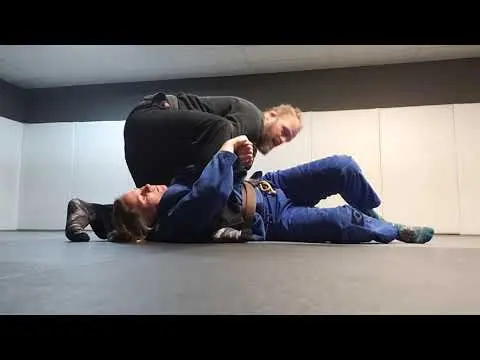 Knee on belly attacks with Justin Lough BJJ.