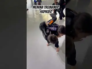 O que uma criança aprende na aula de Artes Marciais? #hapkido #kickboxing #taekwondo #jiujitsu