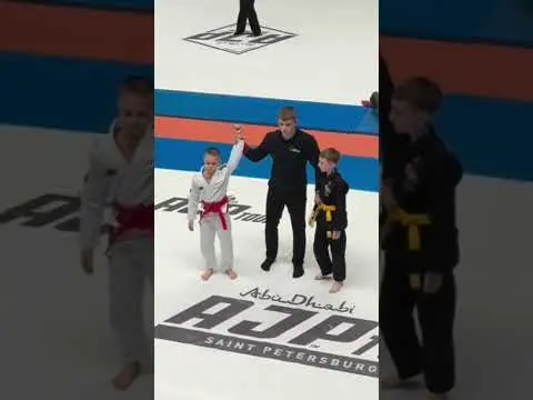 Схватка детей на турнире по борьбе, почти флай арм бар #bjj